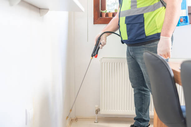Best Exterminator Services  in Lapeer, MI